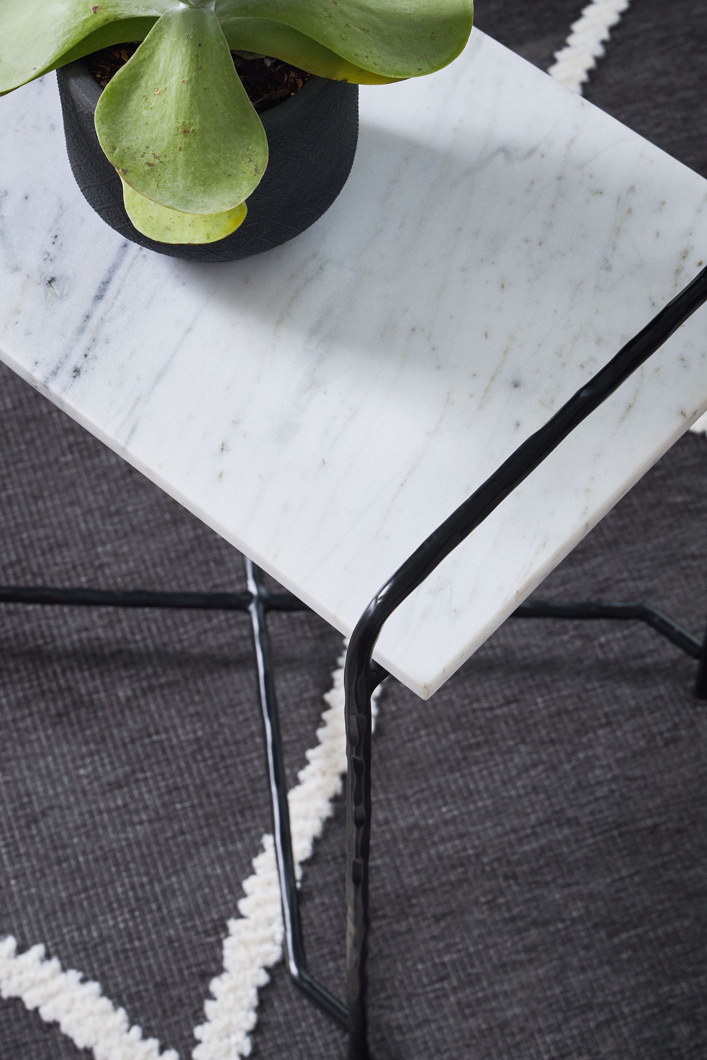 Ashber - Blanco / Negro - Mesa decorativa