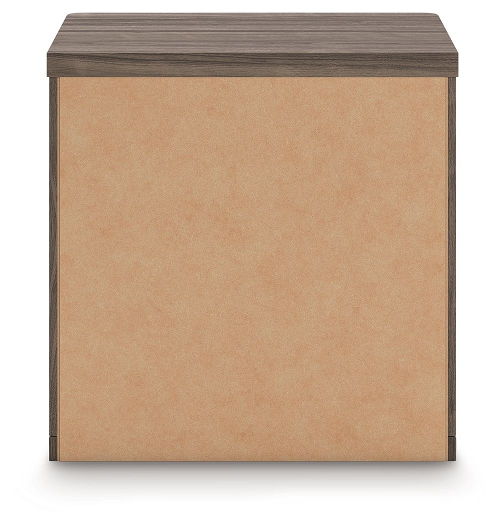 Kendanport - 3 Pc. - Dresser And 2 Nightstands - Brown / White