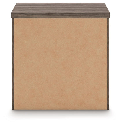 Kendanport - 3 Pc. - Dresser And 2 Nightstands - Brown / White