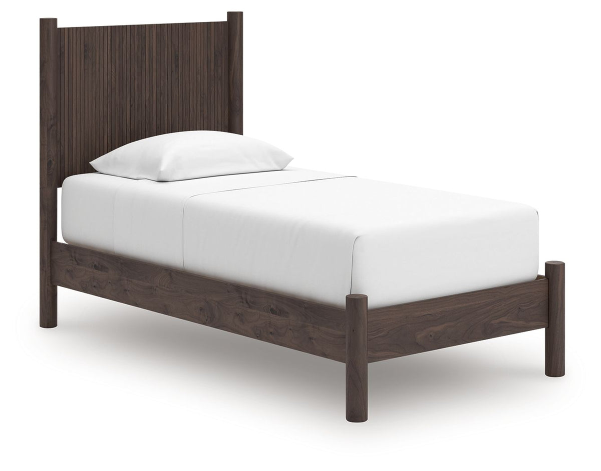 Pamytta - Panel Platform Bedroom Set