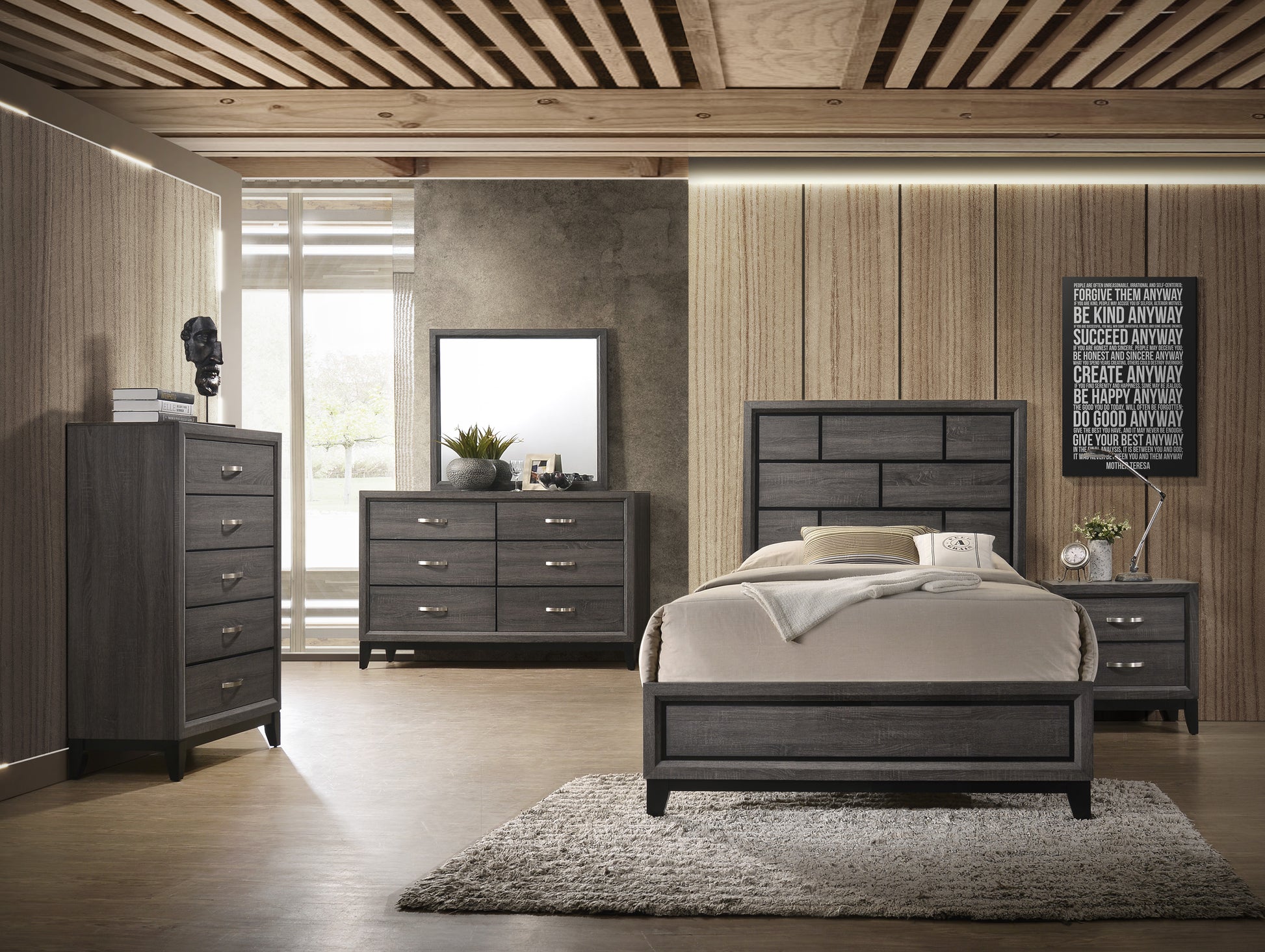 2 felt lined drawers with dividers