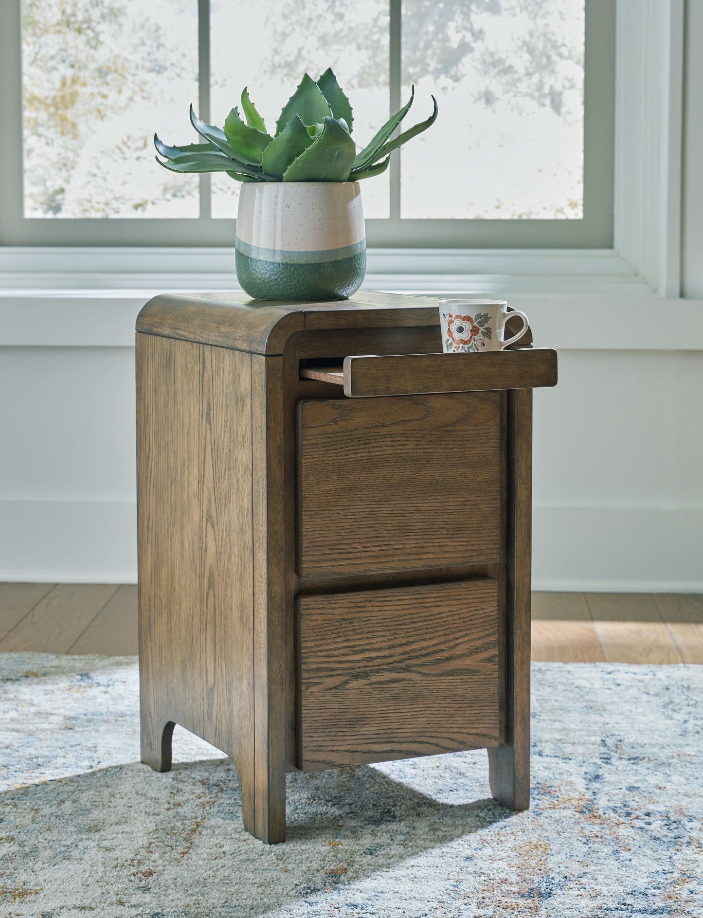Jensworth - Marrón - Mesa decorativa