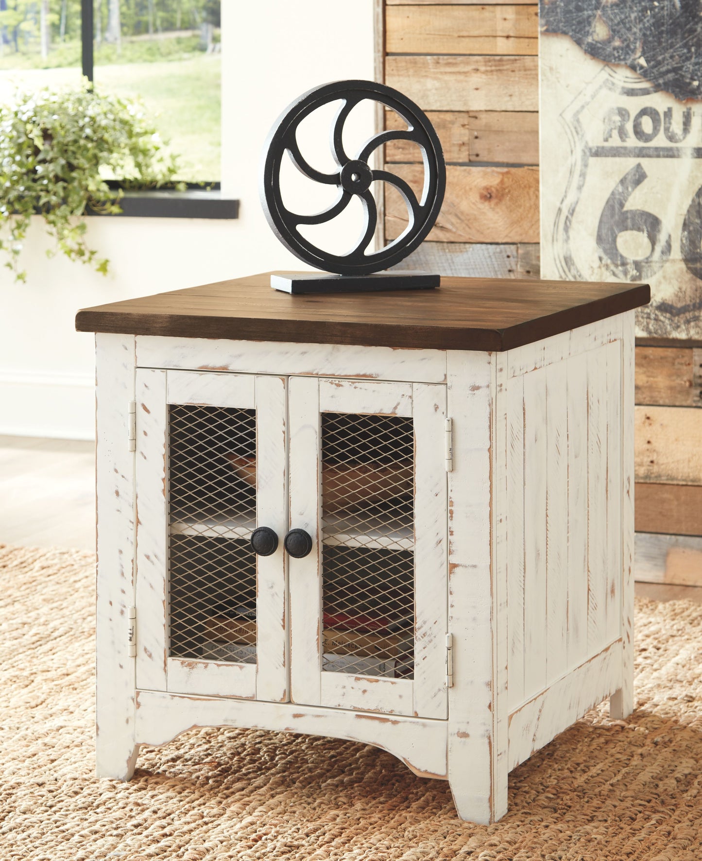 Wystfield - Blanco / Marrón - Mesa auxiliar rectangular - 2 puertas
